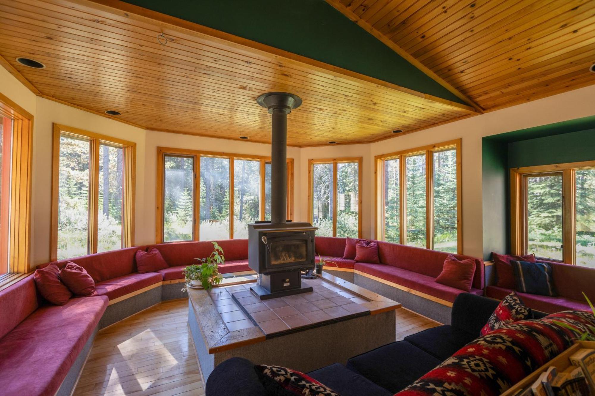 Hi Castle Mountain - Hostel Екстериор снимка