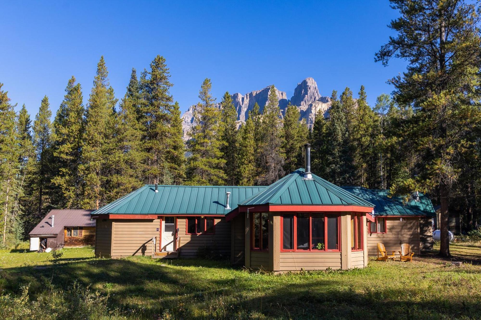 Hi Castle Mountain - Hostel Екстериор снимка