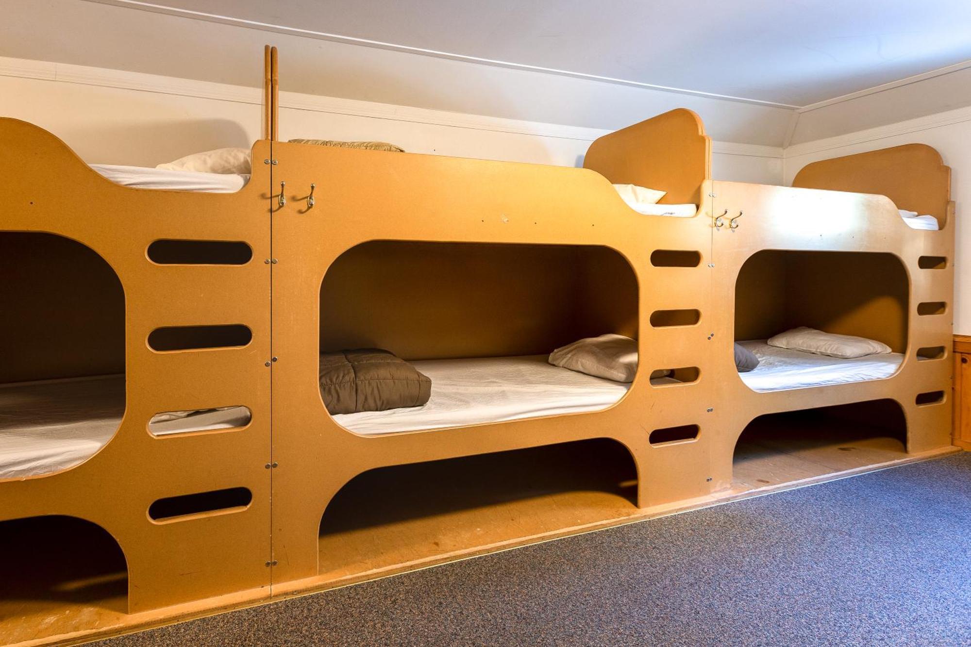 Hi Castle Mountain - Hostel Екстериор снимка